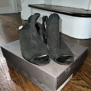 Vince Camuto Lidie Size 9 Sandals